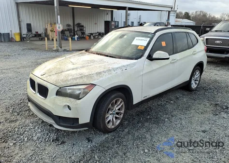2015 BMW X1 xDrive28I z USA, uszkodzony, nr VIN WBAVL1C51FVY25628